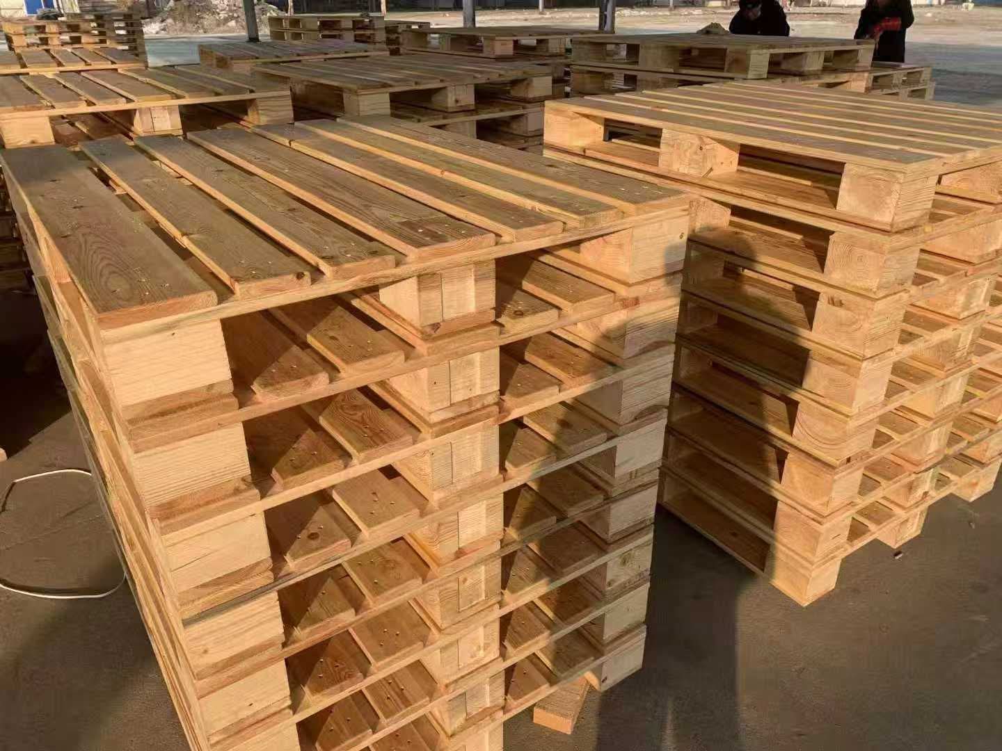 Custom crate production